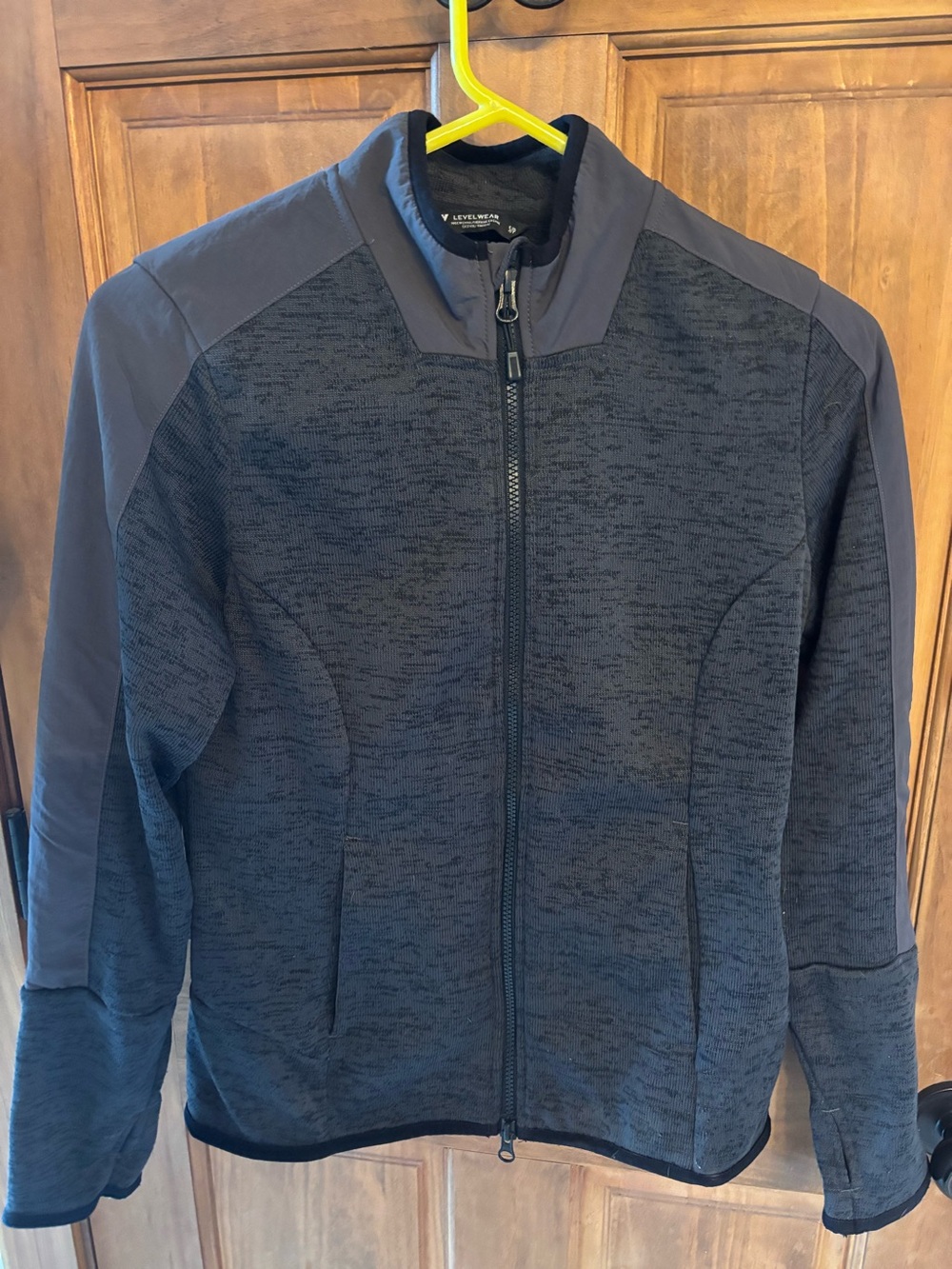 Level wear woman’s size small fleece